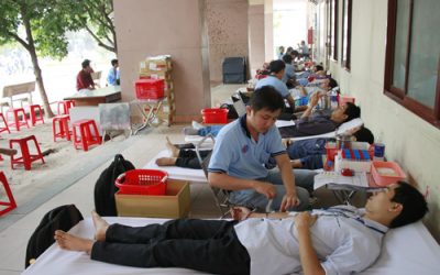 HCMUT STUDENTS PARTICIPATE IN BLOOD DONATION