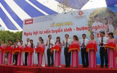 Rộn ràng Ngày hội tư vấn tuyển sinh –  hướng nghiệp năm 2013