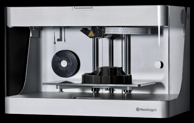 This image has an empty alt attribute; its file name is UQ-Innovate-3D-printer.jpg