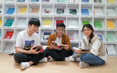 5 lợi ích miễn bàn khi học đại học bằng tiếng Anh