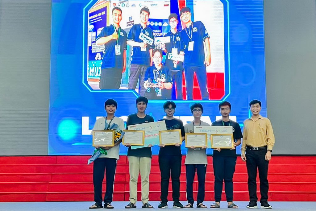 Lucid Team rinh cúp vô địch BK RoboCup 2022