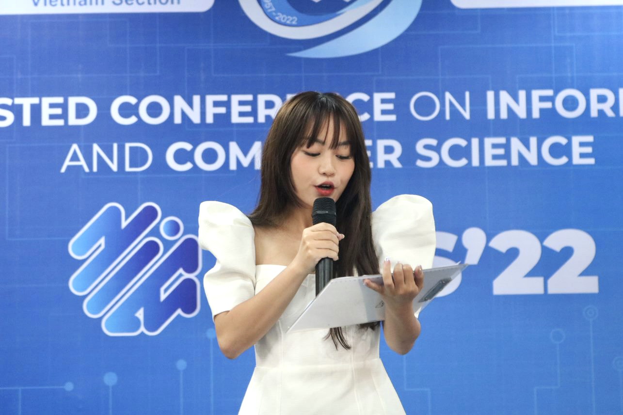 Lam dẫn chương trình cho Hội nghị thường niên về Khoa học Thông tin và Máy tính