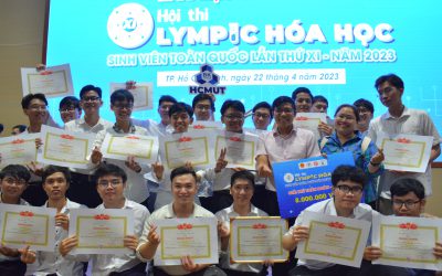 Đoàn dự thi nhận giải thưởng tại Olympic Hóa học lần XI